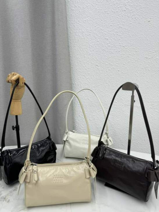 Picture of Miu Miu Handbags _SKUfw238325136fw